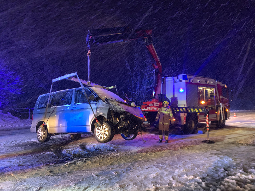 Verkehrsunfall B311 Harham - Freiwillige Feuerwehr Saalfelden